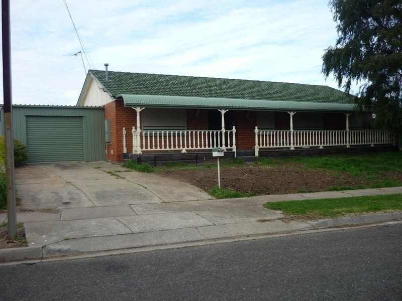 17 Andrew Street, Christie Downs SA 5164