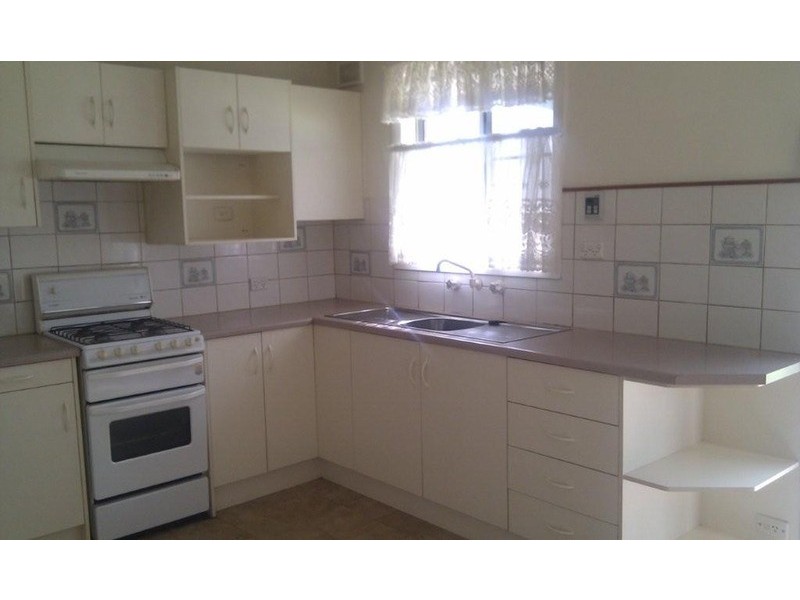 17 Andrew Street, Christie Downs SA 5164