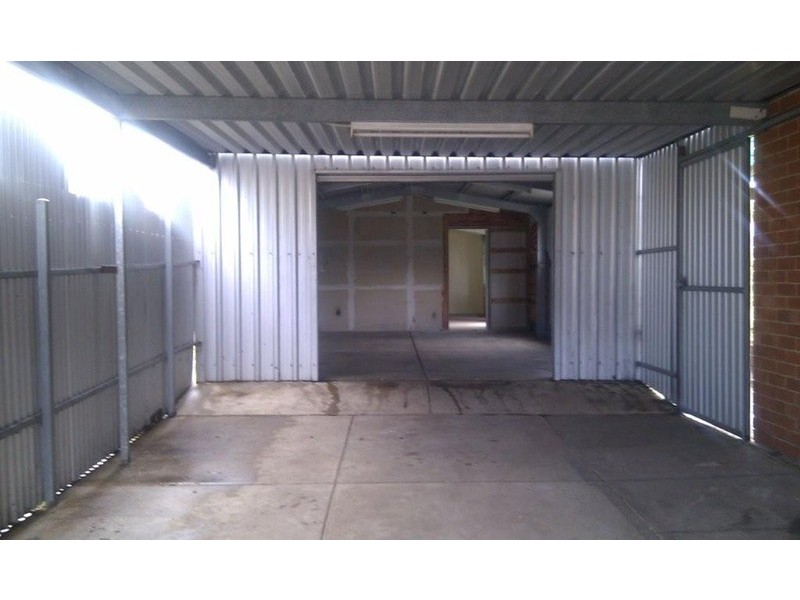 17 Andrew Street, Christie Downs SA 5164