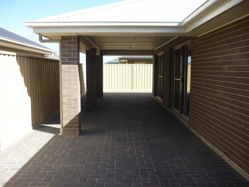 4 Ship Street, Seaford Meadows SA 5169