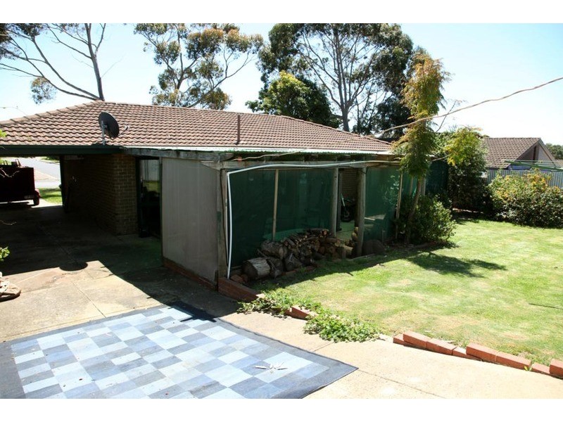 30 Troutbeck Crescent, Huntfield Heights SA 5163