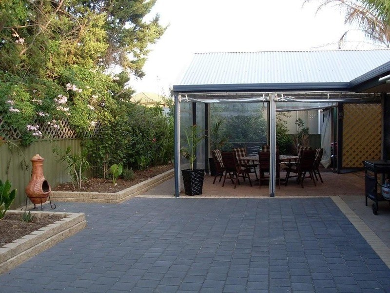 13 Shakes Crescent, Hallett Cove SA 5158