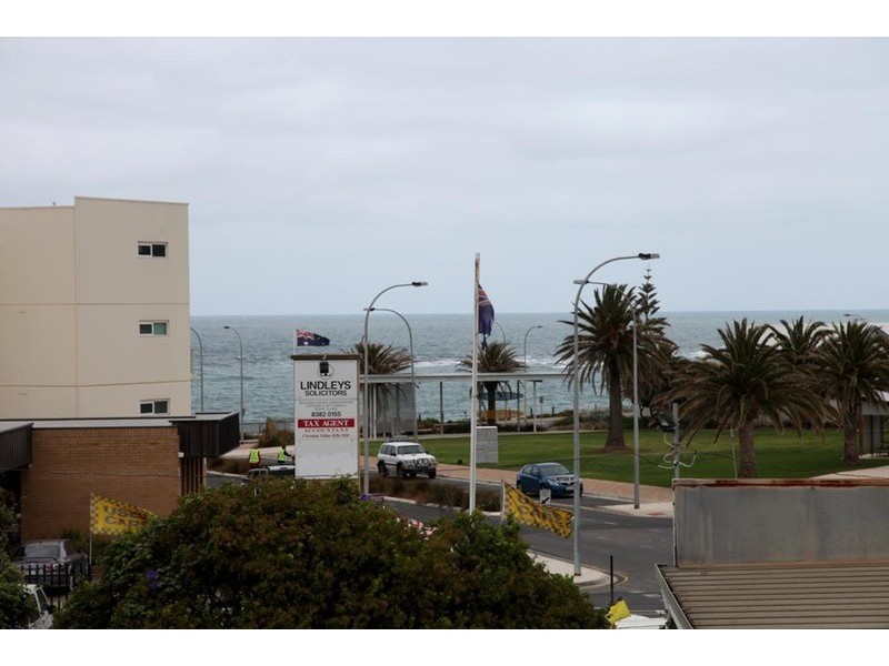 20 Beach Road, Christies Beach SA 5165