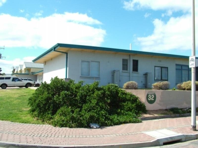 2/32 Esplanade, Christies Beach SA 5165