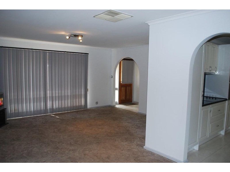 37 Lynlee Crescent, Huntfield Heights SA 5163