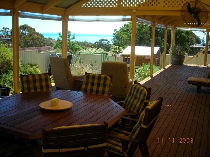 17 Sovereign Street, Hallett Cove SA 5158