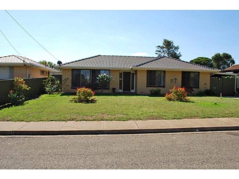 33 Midhurst Avenue, Christie Downs SA 5164