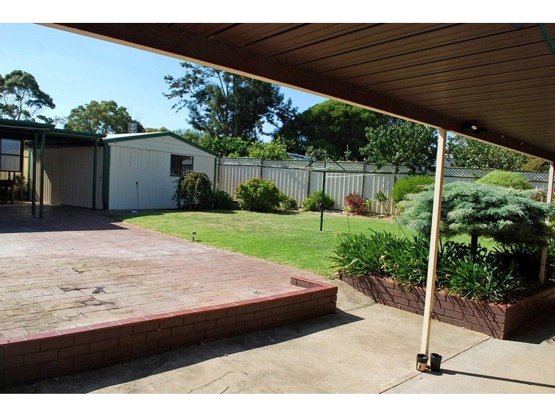 33 Midhurst Avenue, Christie Downs SA 5164