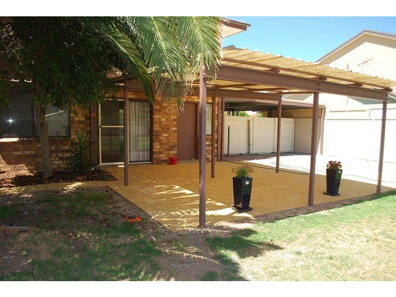 23 Kwinana Crescent, Port Noarlunga South SA 5167