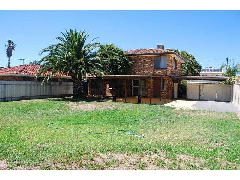 23 Kwinana Crescent, Port Noarlunga South SA 5167