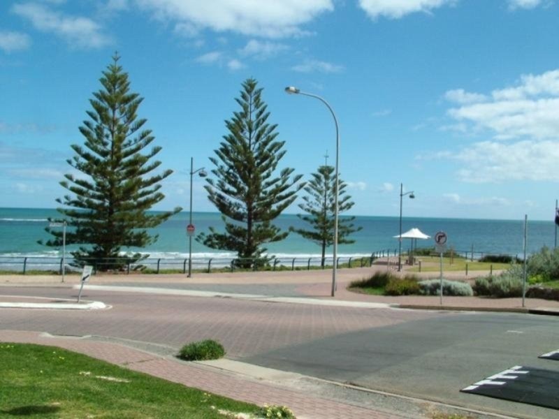 1/32 Esplanade, Christies Beach SA 5165