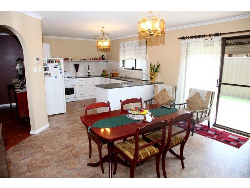 61 Cliff Avenue, Port Noarlunga South SA 5167