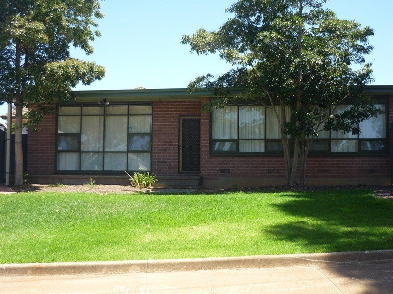 15 Saphire Road, Morphett Vale SA 5162