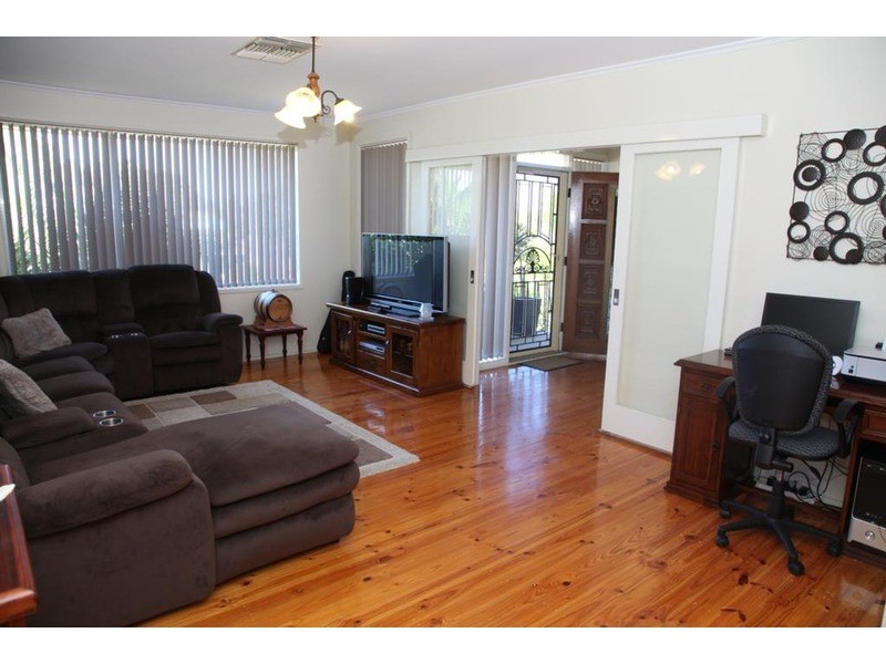 11 Sedunary Road, Morphett Vale SA 5162