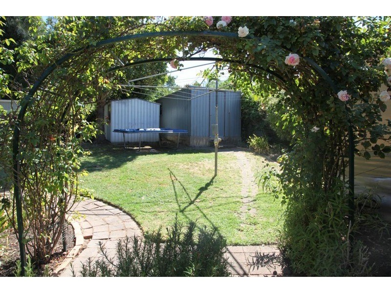 11 Sedunary Road, Morphett Vale SA 5162