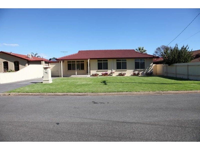30 Kwinana Crescent, Port Noarlunga South SA 5167