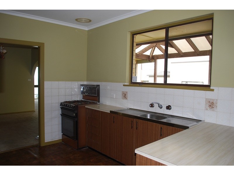 3 Mentone Parade, O’sullivan Beach SA 5166