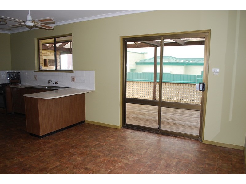 3 Mentone Parade, O’sullivan Beach SA 5166