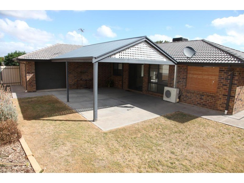 9 Hartland Avenue, Christie Downs SA 5164