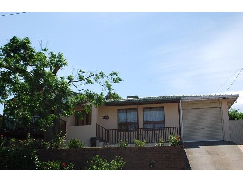 8 Darwendale  Street, Huntfield Heights SA 5163