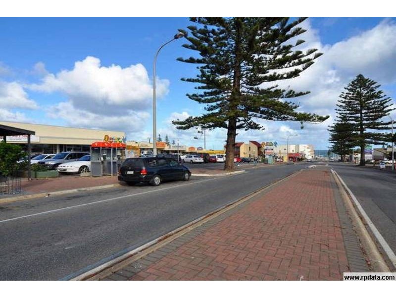 32 Beach Road, Christies Beach SA 5165