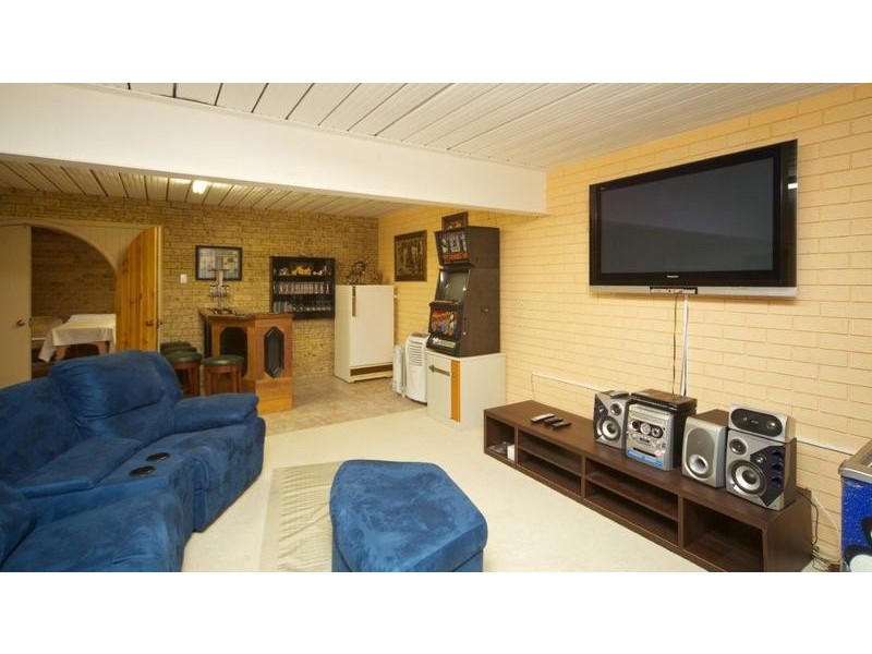 20 Roundaway Crescent, O’halloran Hill SA 5158