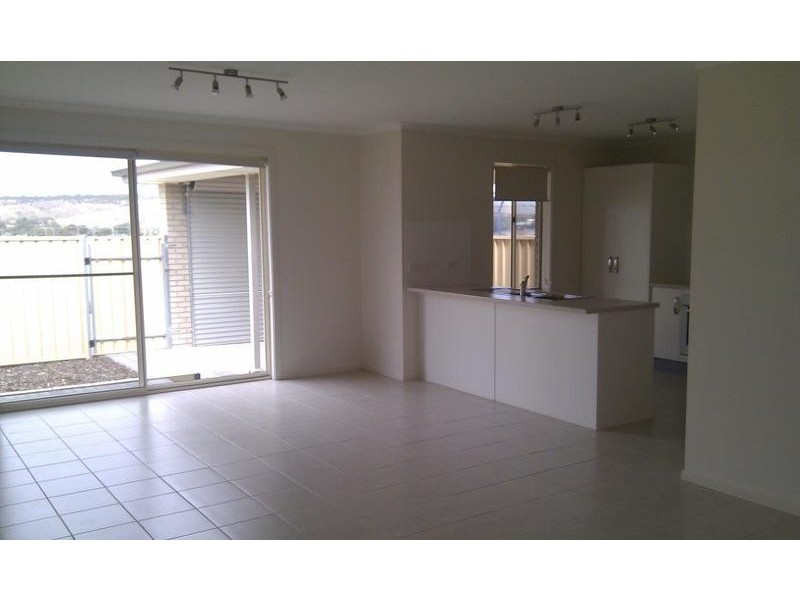 8 Orange Lane, Seaford Meadows SA 5169