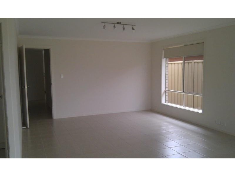 8 Orange Lane, Seaford Meadows SA 5169