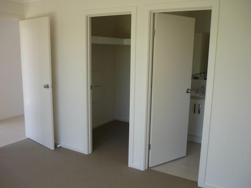 8 Orange Lane, Seaford Meadows SA 5169