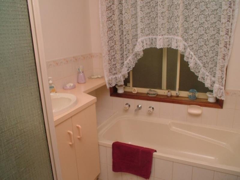 2 Smugglers Drive, Seaford Rise SA 5169