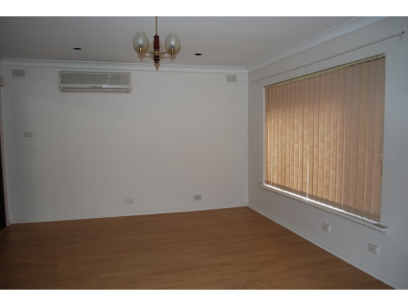 16 Carbenet Drive, Hackham SA 5163