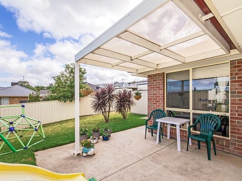 11 Fuschia Street, Huntfield Heights SA 5163