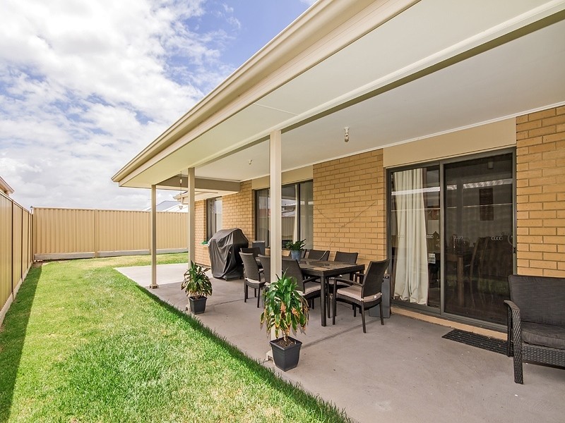 8 Shell Street, Seaford Meadows SA 5169