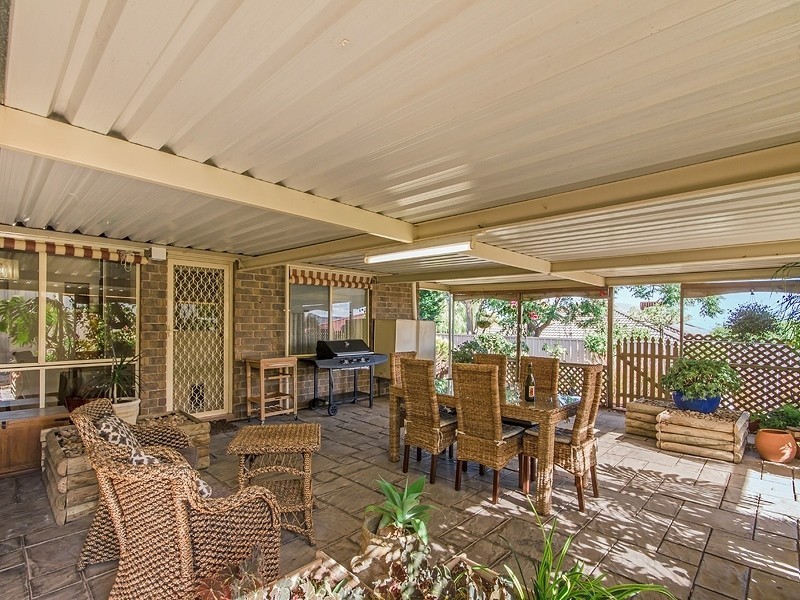 6 Preston Court, Moana SA 5169