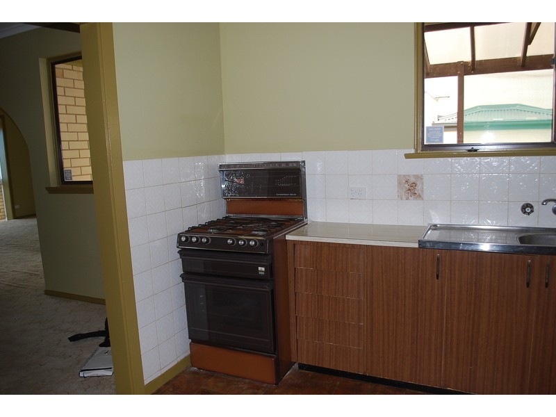 3 Mentone Parade, O’sullivan Beach SA 5166