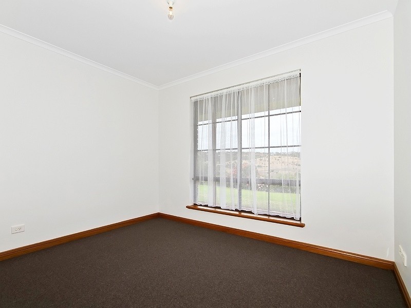 4a Featherstone Drive, Huntfield Heights SA 5163