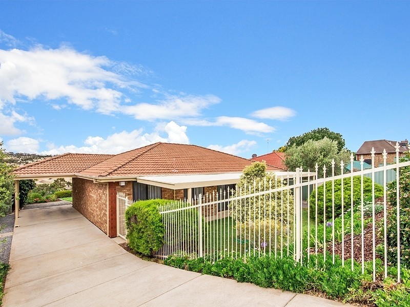 4a Featherstone Drive, Huntfield Heights SA 5163