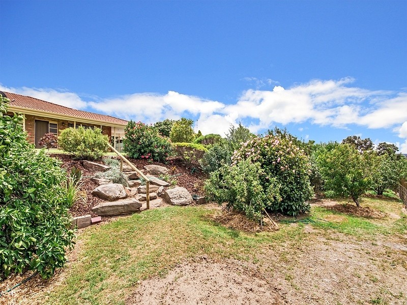 4a Featherstone Drive, Huntfield Heights SA 5163