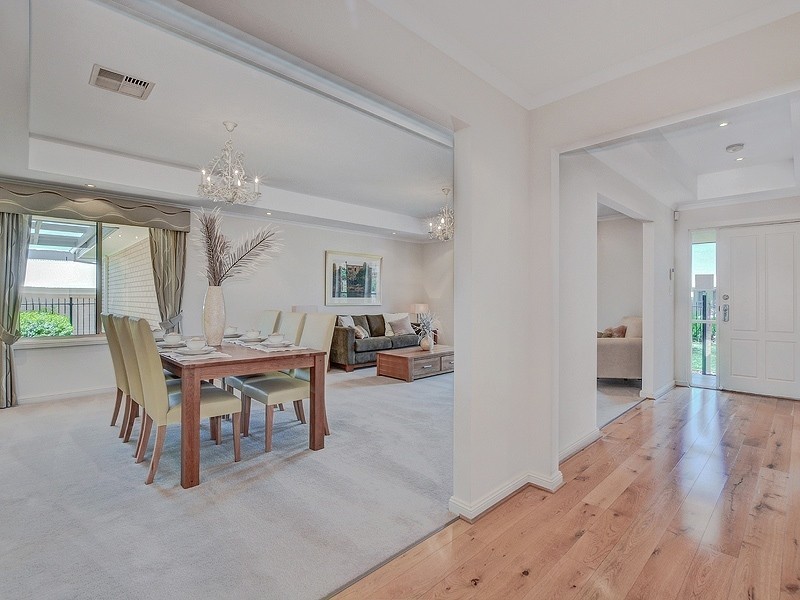 8 Esperance Boulevard, Seaford Rise SA 5169