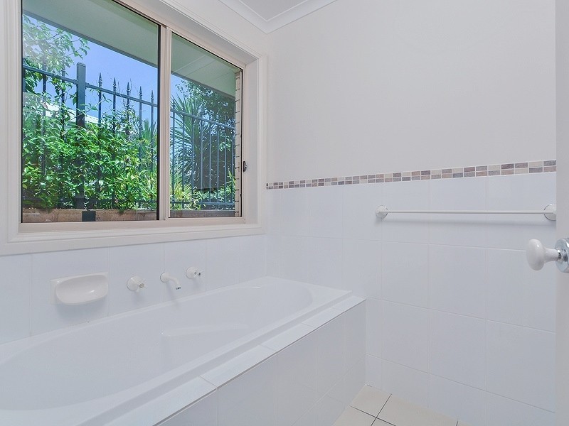 8 Esperance Boulevard, Seaford Rise SA 5169