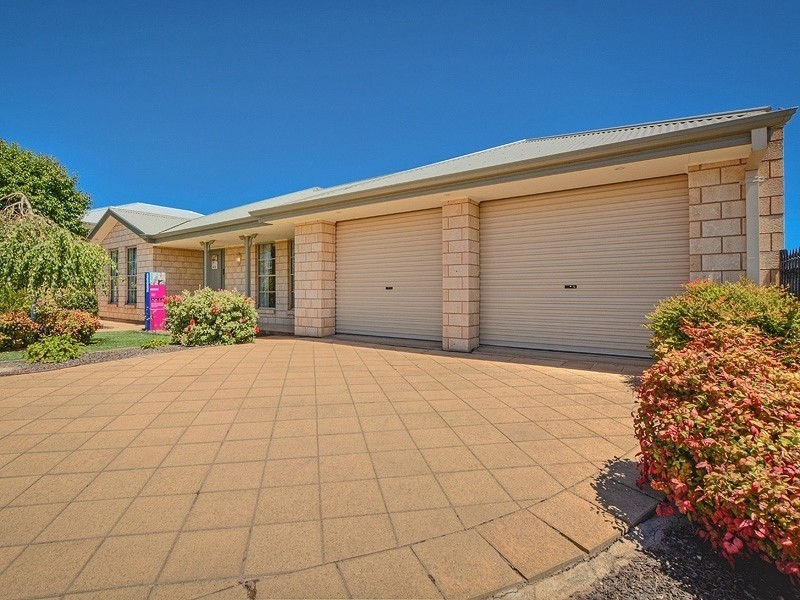 8 Esperance Boulevard, Seaford Rise SA 5169