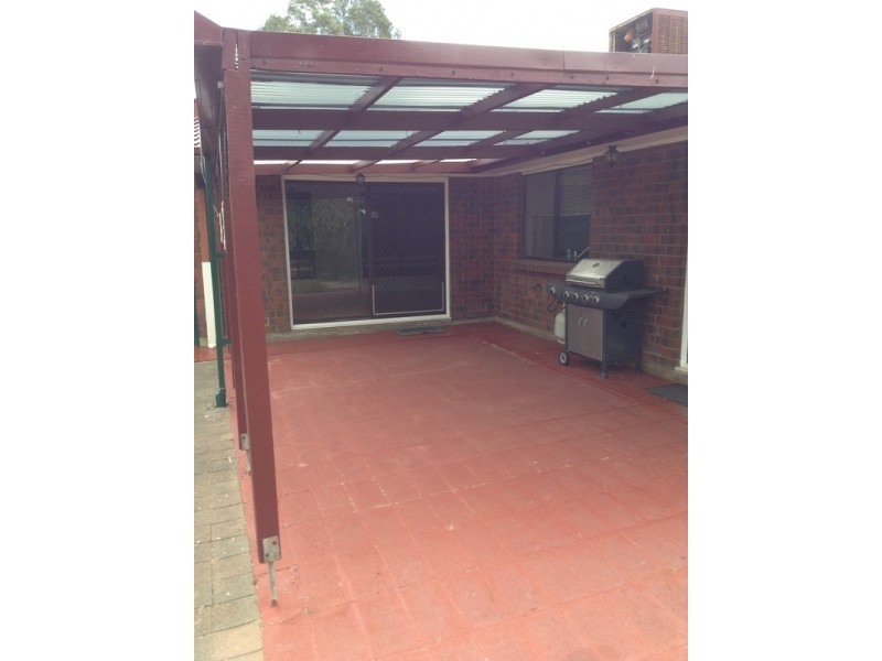 18 Valleyview Crescent, Hackham West SA 5163