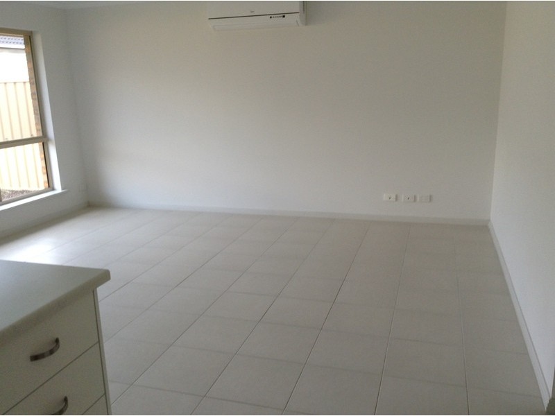 18 Miranda Place, Seaford Meadows SA 5169