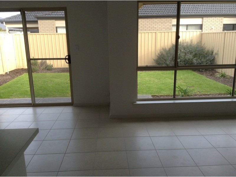 18 Miranda Place, Seaford Meadows SA 5169