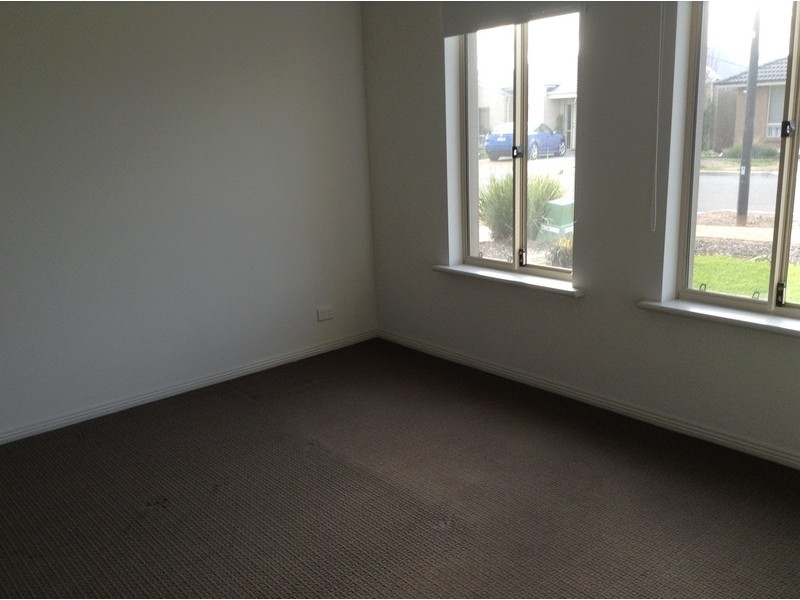 18 Miranda Place, Seaford Meadows SA 5169