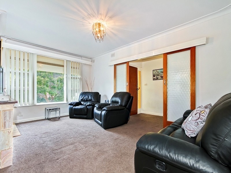 27 Ray Avenue, Morphett Vale SA 5162