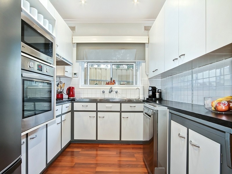 27 Ray Avenue, Morphett Vale SA 5162