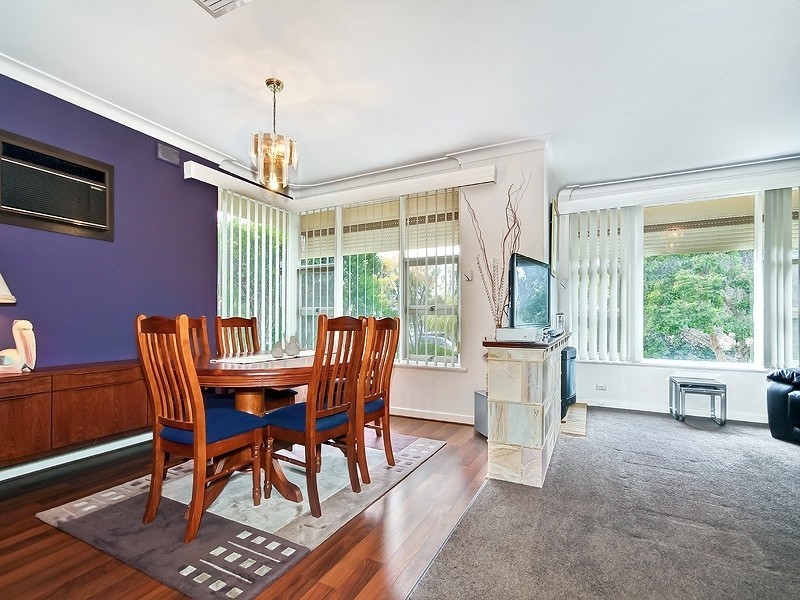 27 Ray Avenue, Morphett Vale SA 5162