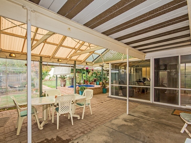 27 Ray Avenue, Morphett Vale SA 5162