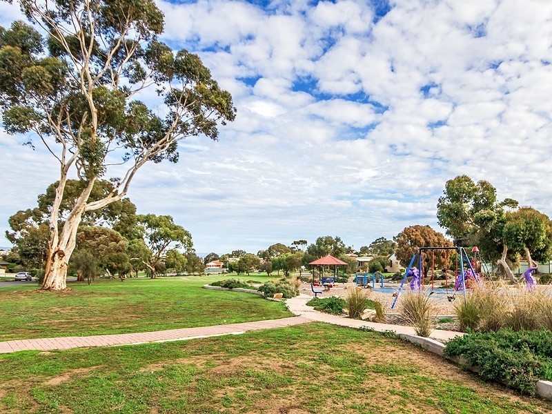 32 Yangara Road, O’sullivan Beach SA 5166